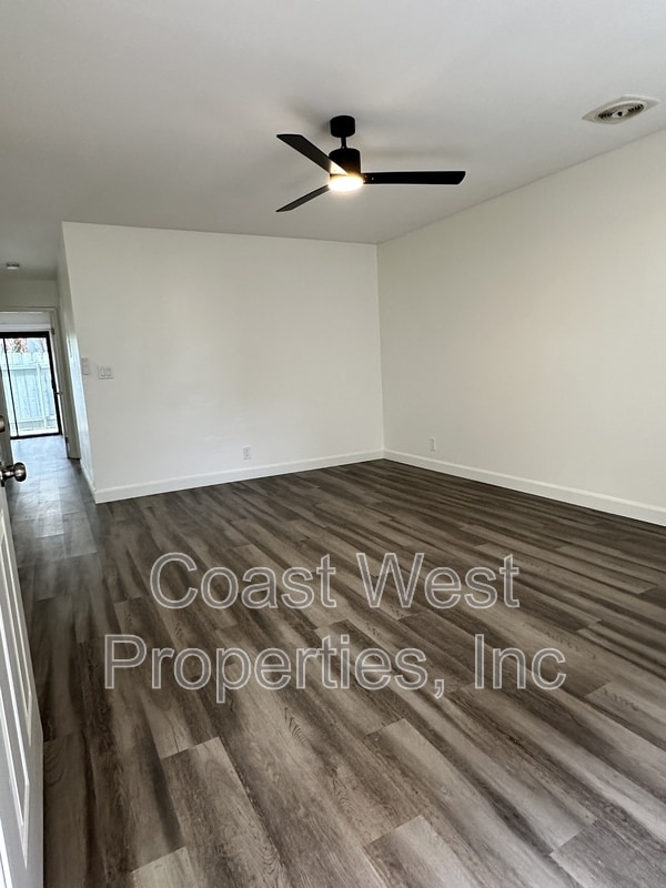 Photo - 382 Acacia Ave