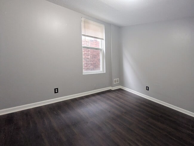 Bedroom 2 - 145 W Benson St Unit 2