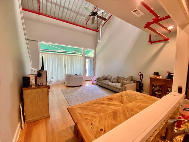 Photo - 254 W Washington St Unidad 6 Rental