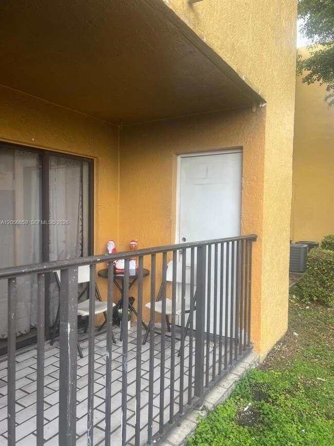 Building Photo - 590 NW 114th Ave Unit # 101