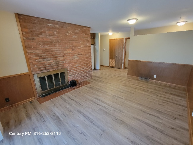 Photo - 9700 W 9th St N