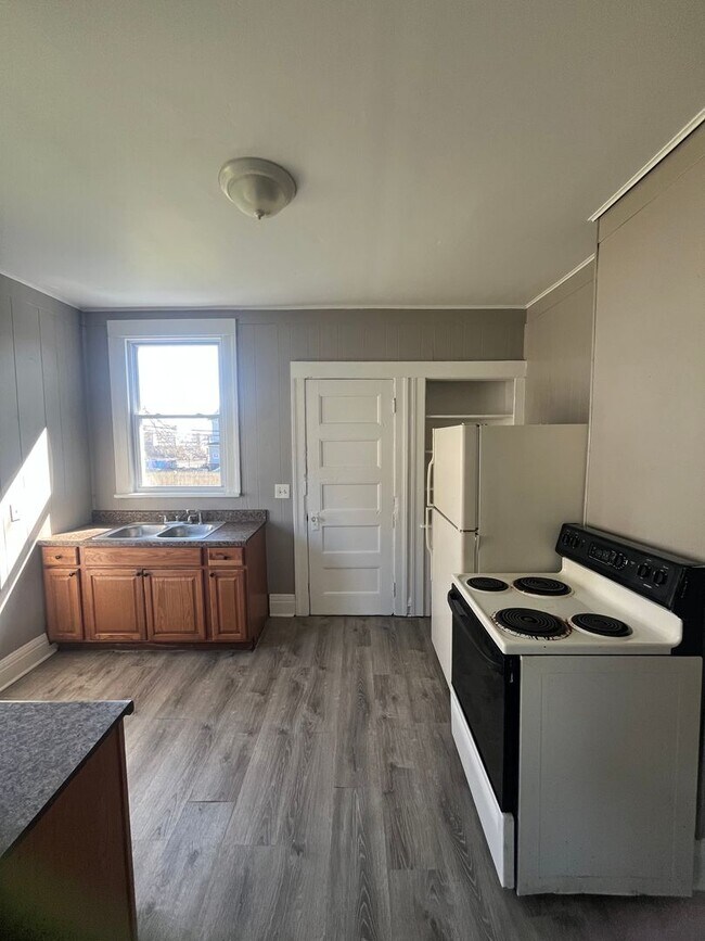 Photo - 142-144 Bowman St Unit 142 Bowman St