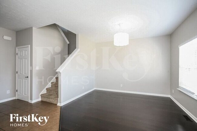 Photo - 958 Kempson Ct