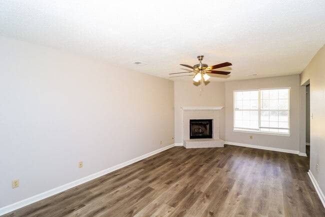 Photo - 6997 Luxor Ln