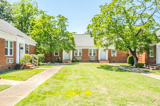 Evergreen Apartments - Evergreen Apartments
