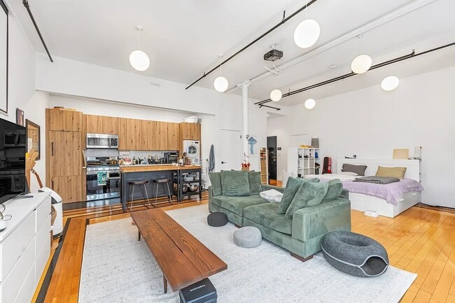 Photo - 308 Graham Ave