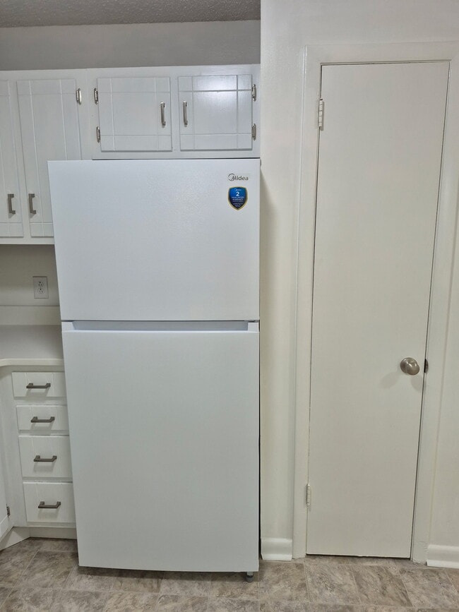 Photo - 146 Colemont Dr