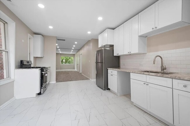 Photo - 1831 N California Ave Unit 2