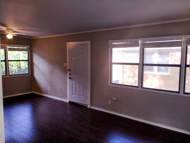 Photo - 4019 Hawthorne Ave Unidad #A