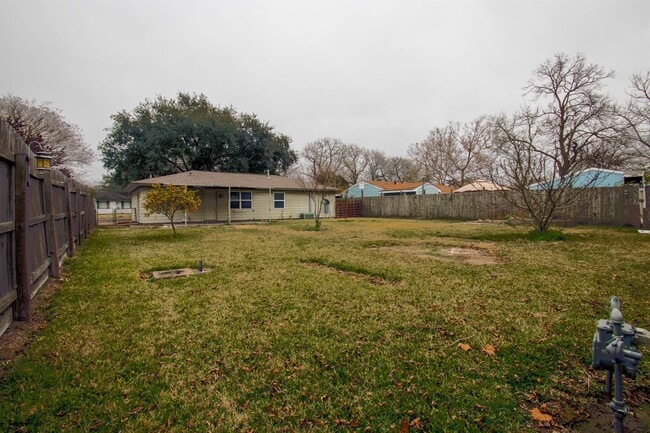 Photo - 207 Del Monte Ln