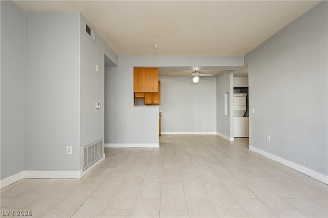 Photo - 3318 N Decatur Blvd Unidad 1082