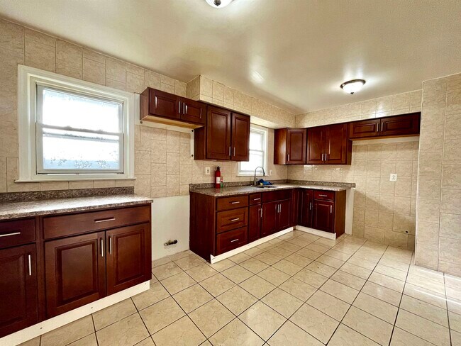 Photo - 6401 Granton Ave Unidad 2