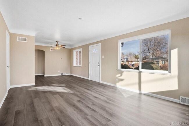 Photo - 2301 Newport St