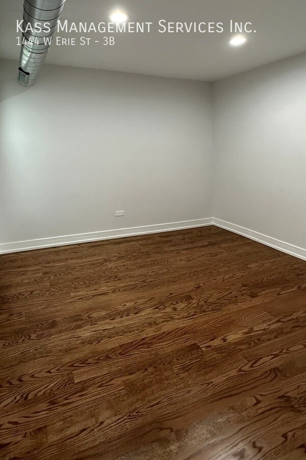 Photo - 1444 W Erie St Unit 3B