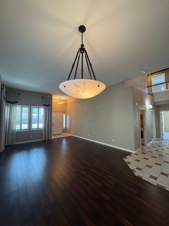 Photo - 1762 River Oaks Cir
