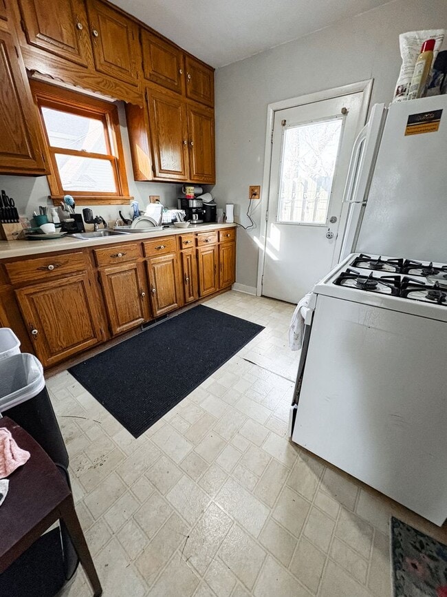 Photo - 1527 Ferry St