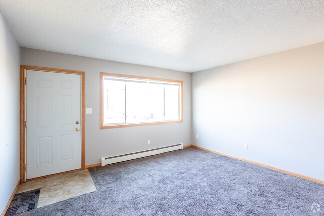 1BR, 1BA - 534SF - Living Room