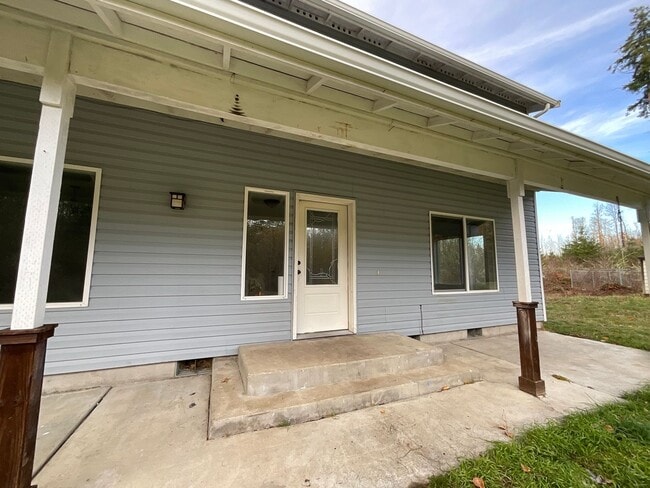 Photo - 5 Bedroom Home on 5 Acres!