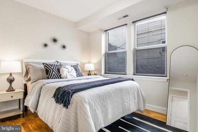 Photo - 417 18th St NE Unidad 101