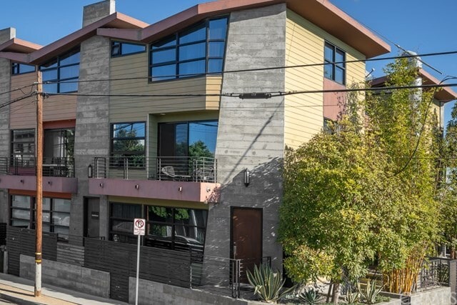 Photo - 1418 Innes Pl