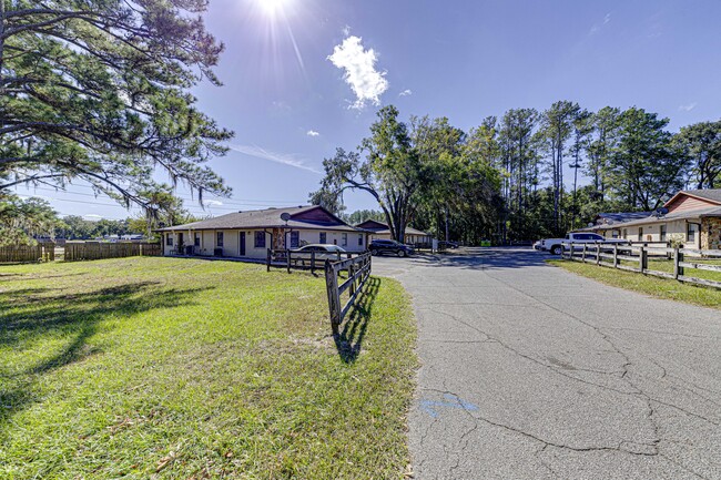 Building Photo - 415 NE 11th Ave