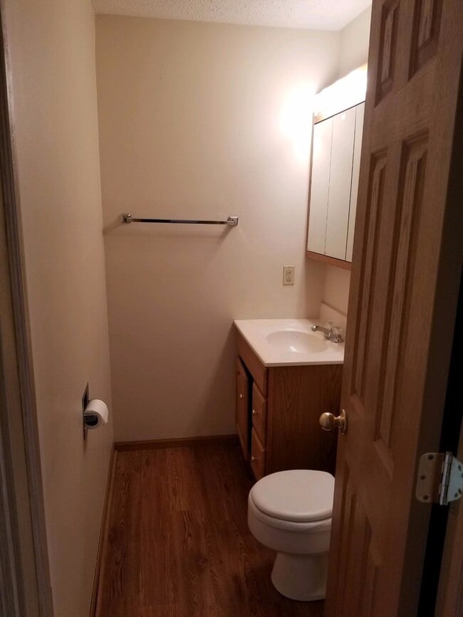 Photo - 2 Bedroom, 1.5 Bath Townhouse in Clinton, IA