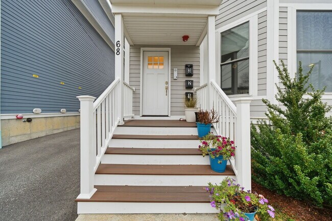 Building Photo - 68 Edson St Unit 2