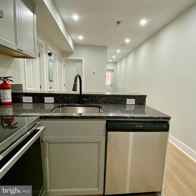 3701 9th St NW Unit 1