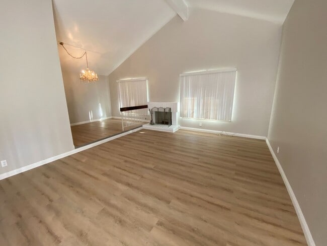 Photo - Single Story 4 bed, 2 bath home in central Simi Valley