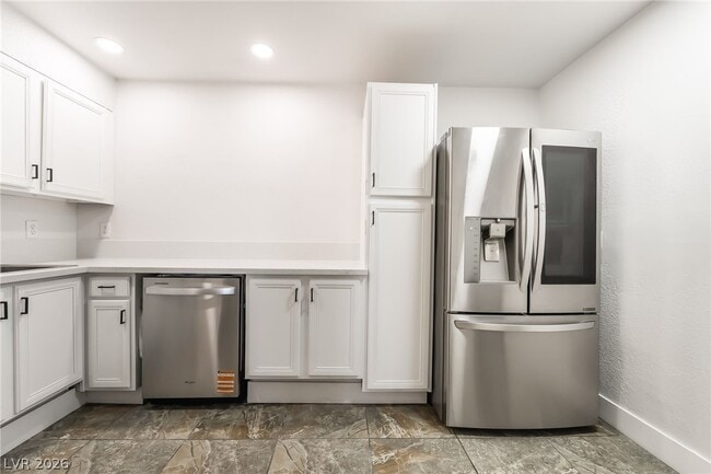 Building Photo - 28 Hansen St