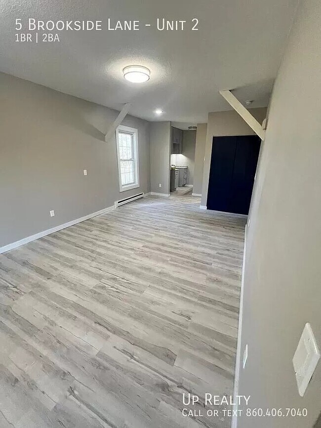 Photo - Brookfield Apartments