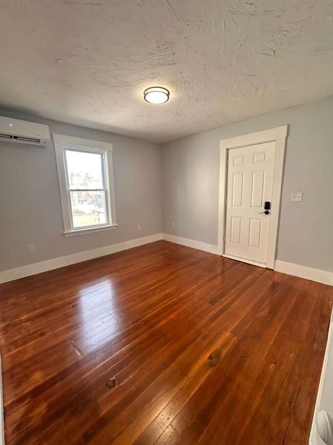 Photo - 67 Fairlawn Ave Unidad 2