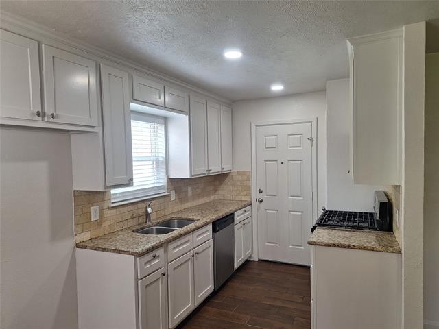 Photo - 209 Heather Dr