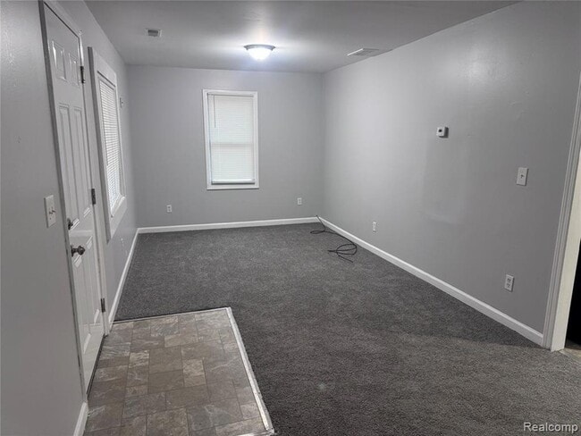 Photo - 20940 Wellington Ave