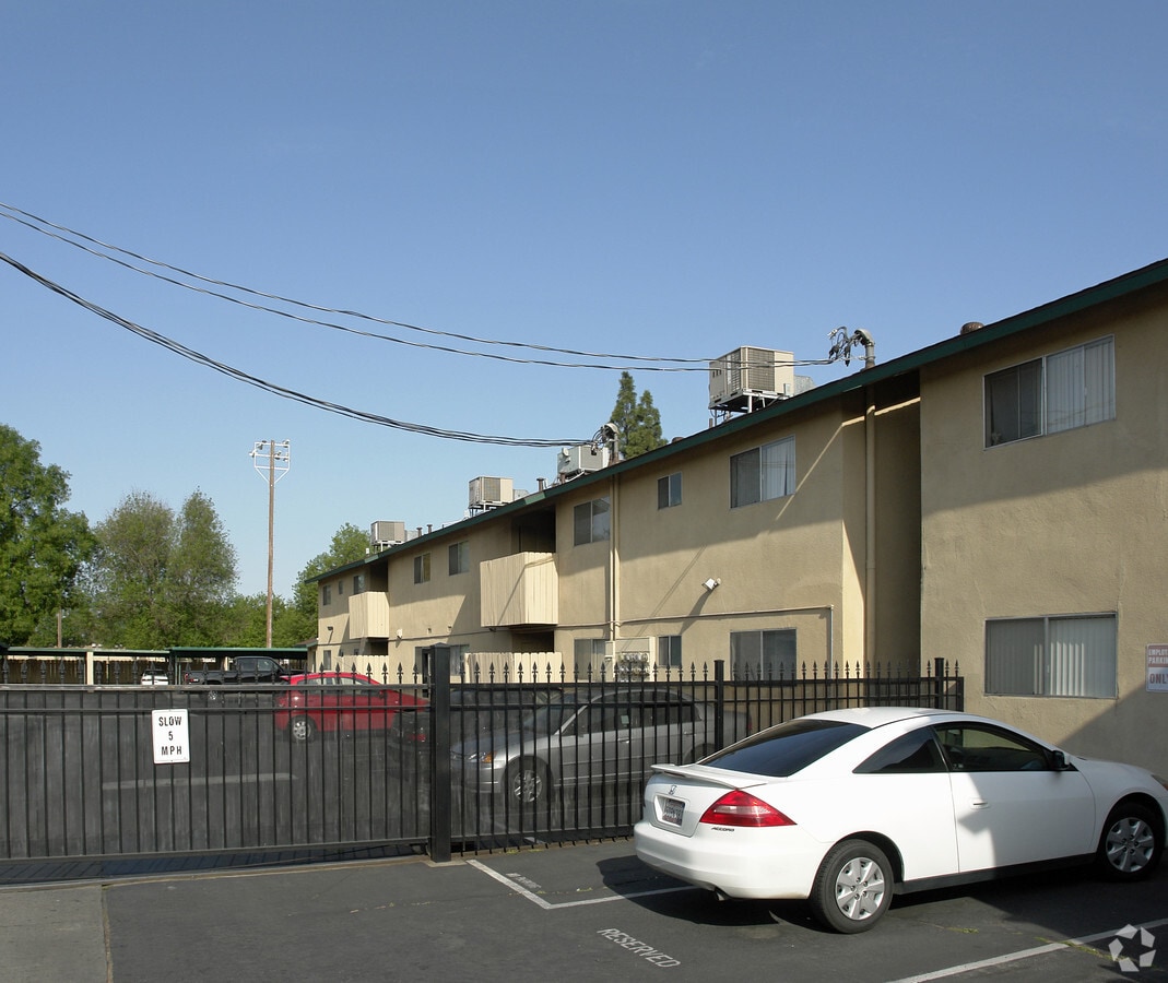 Photo - Millbrook Pines Apartment