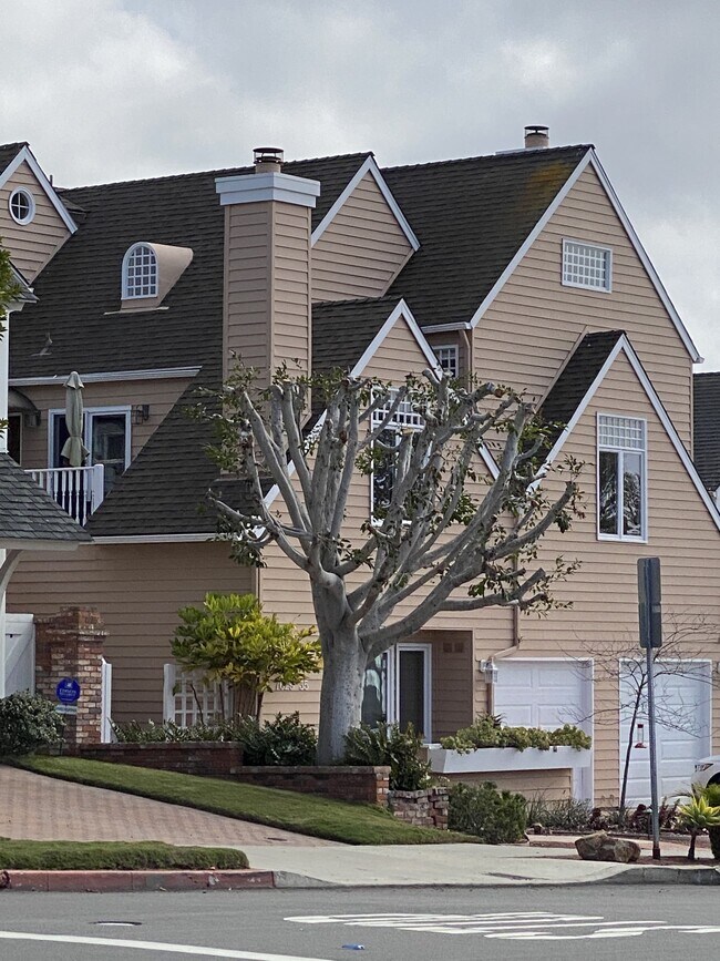 4 unit condominiums - 7635 Draper Ave Unit 7635