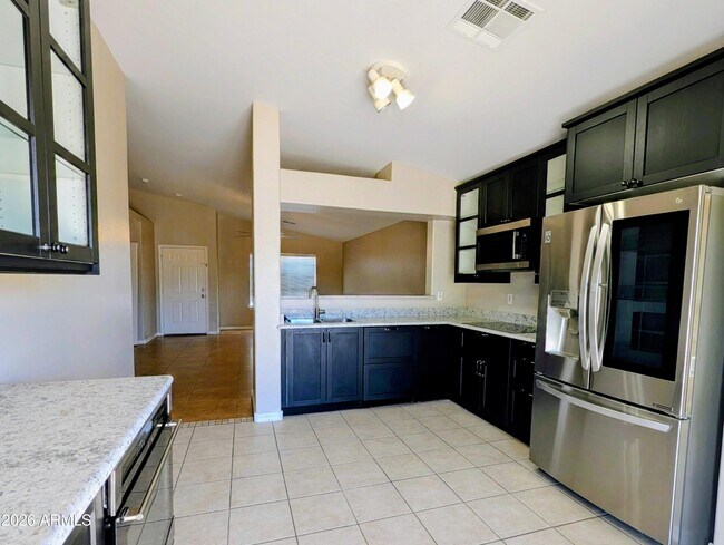 2536 E McArthur Dr
