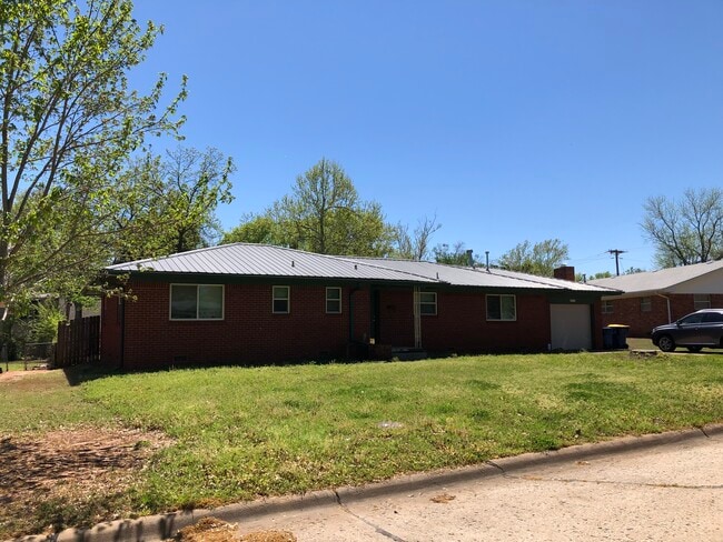 Photo - 2015 W Arrowhead Dr