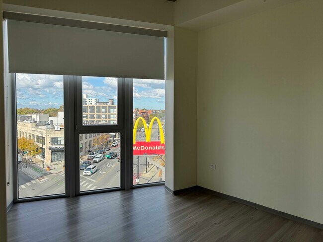 Photo - 1922 N Milwaukee Ave Unidad 506