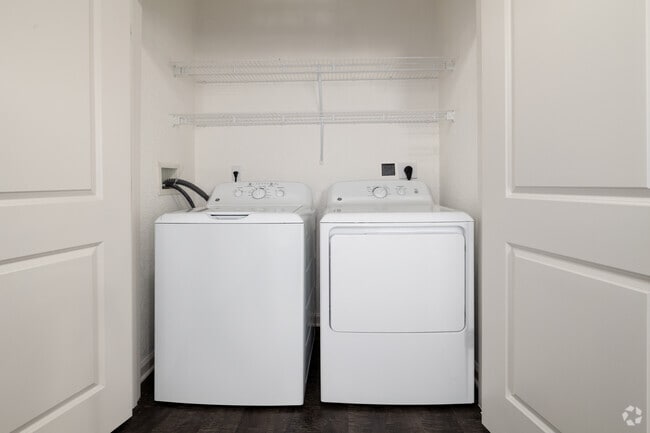 Verona - 2BR, 2BA - 931SF - Laundry