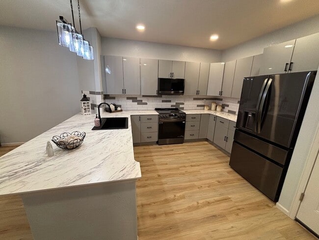Photo - Beautiful Remodeled 3 Bedroom End Unit Townhouse