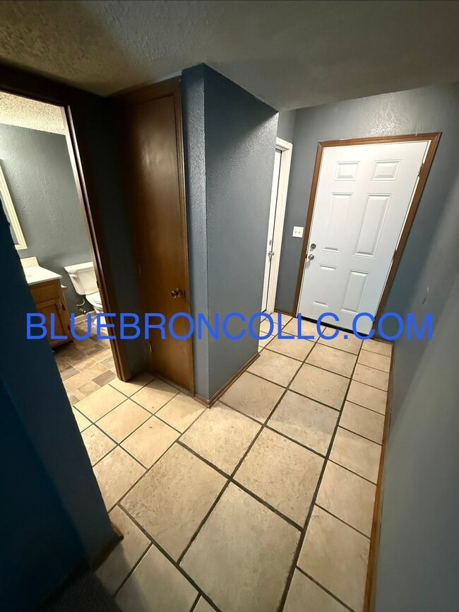 Photo - Spacious 3 bedroom townhome with attached 1 car garage
