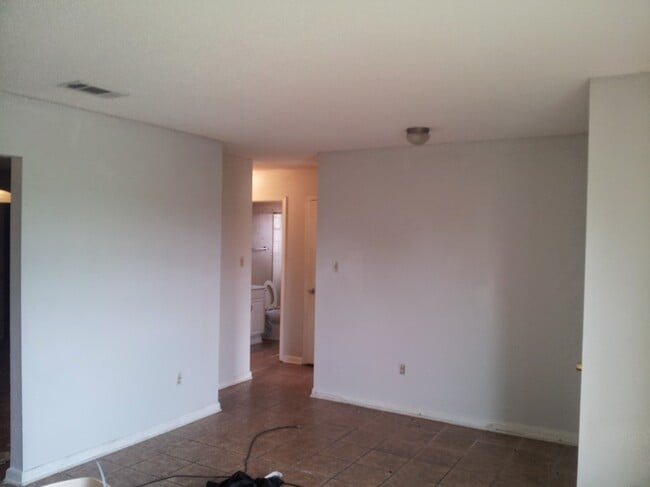 Building Photo - 2750 Richland St Unit 2750