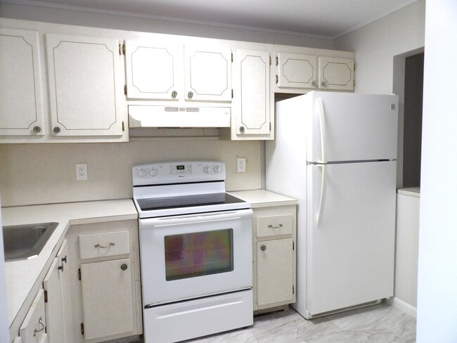 Photo - 1638 Embassy Dr Unit 302