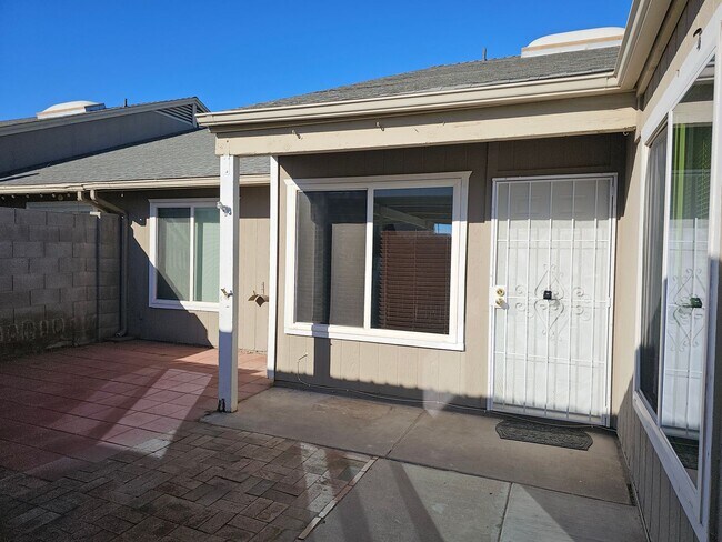 Photo - Cute Cimarron Bungalow!