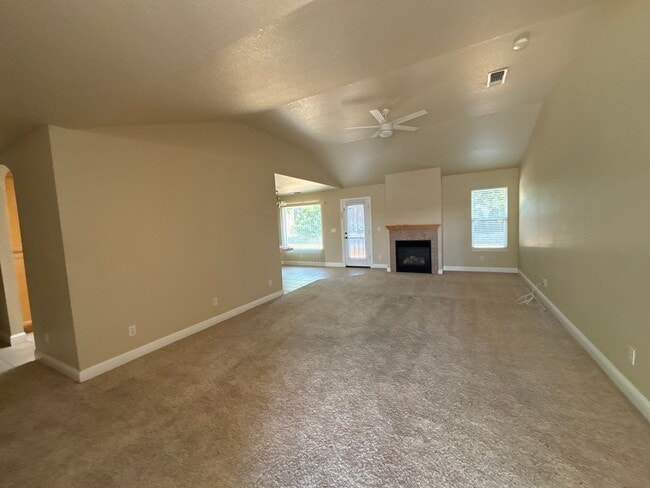 Photo - Central Roseville Single Story, 3 Bedroom, 2 Bath, 2 Car Garage Close to schools & Shopping