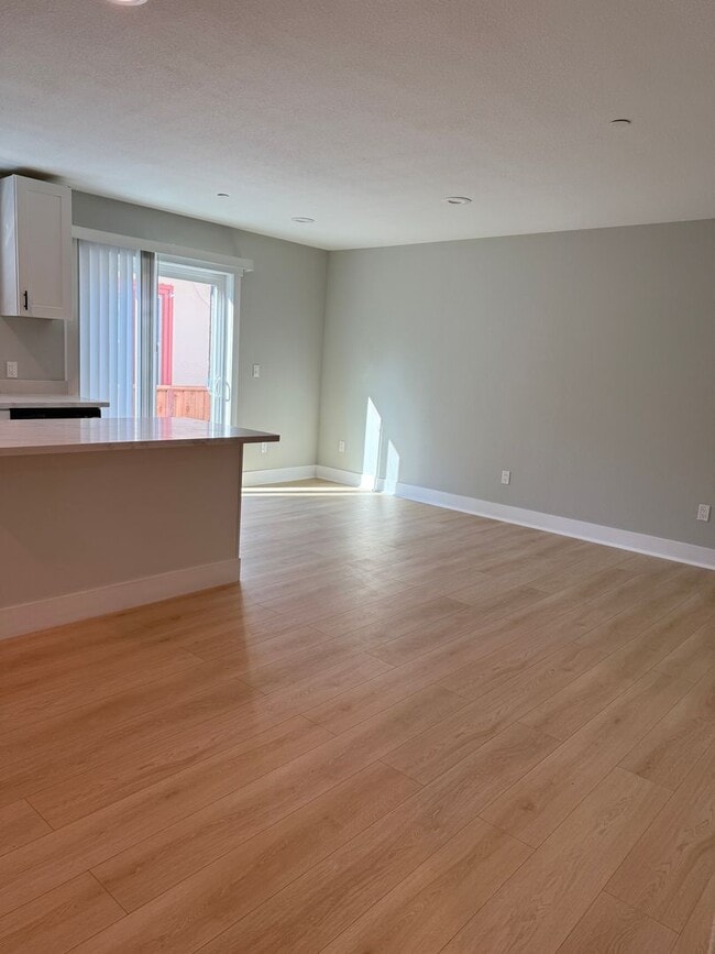 Photo - 644 Green St Unit A