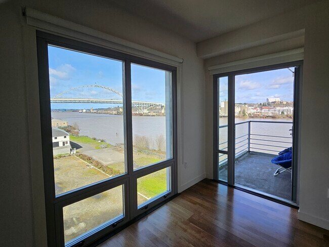 Living Space View - 1310 NW Naito Pky Unit 705