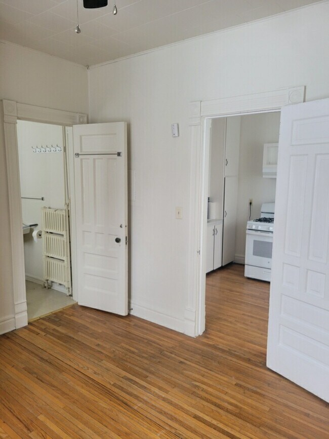 Photo - 609 S Broad St Unidad 2