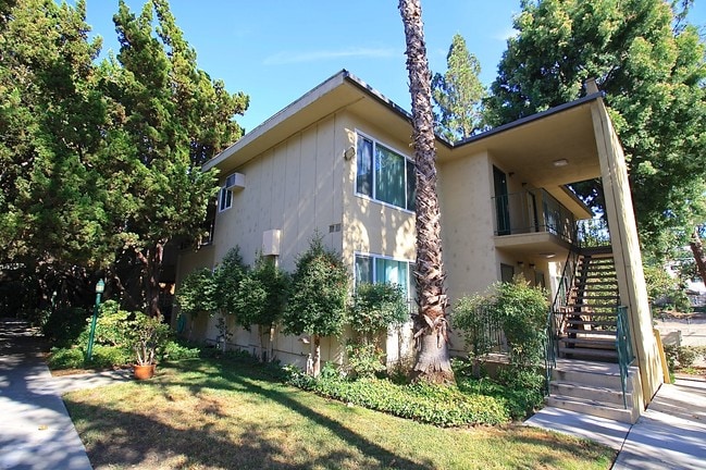 Photo - 11138 Aqua Vista St Unidad 49